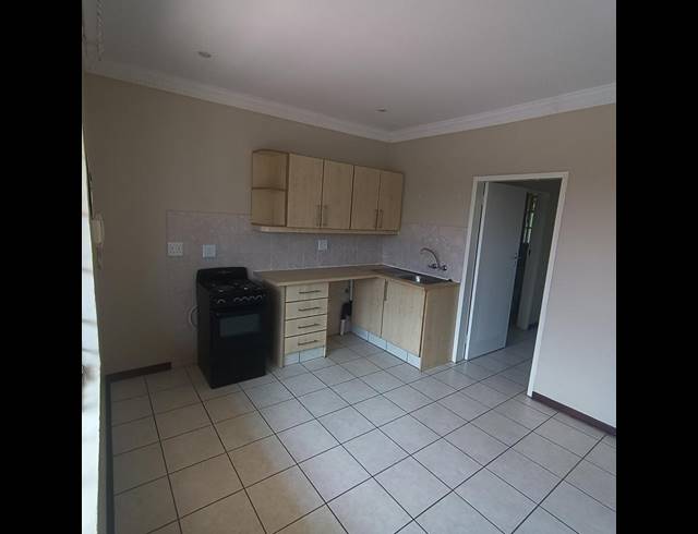 1 BEDROOM PROPERTY TO RENT IN DIE BULT